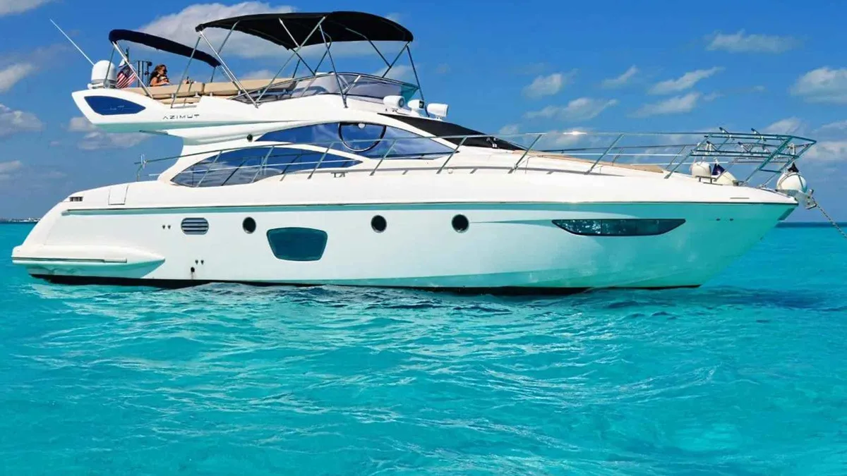 Azimut 47 Fly private yacht on a Cancun yacht rental trip to Isla Mujeres, Quintana Roo, Mexico